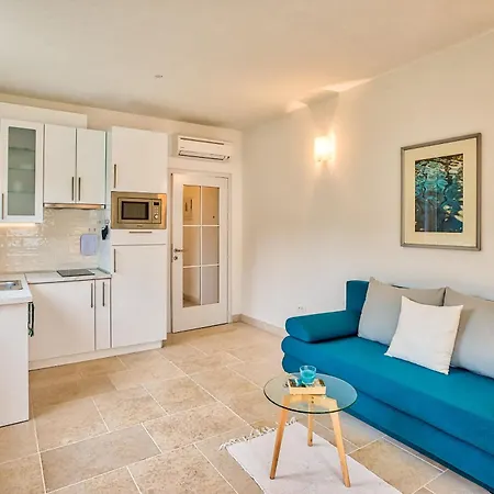 Sky Apartment *